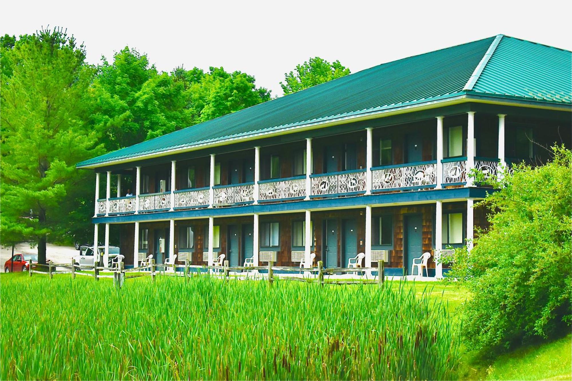 4 Season Fun At Legend Cottage Inn Bellaire Dış mekan fotoğraf